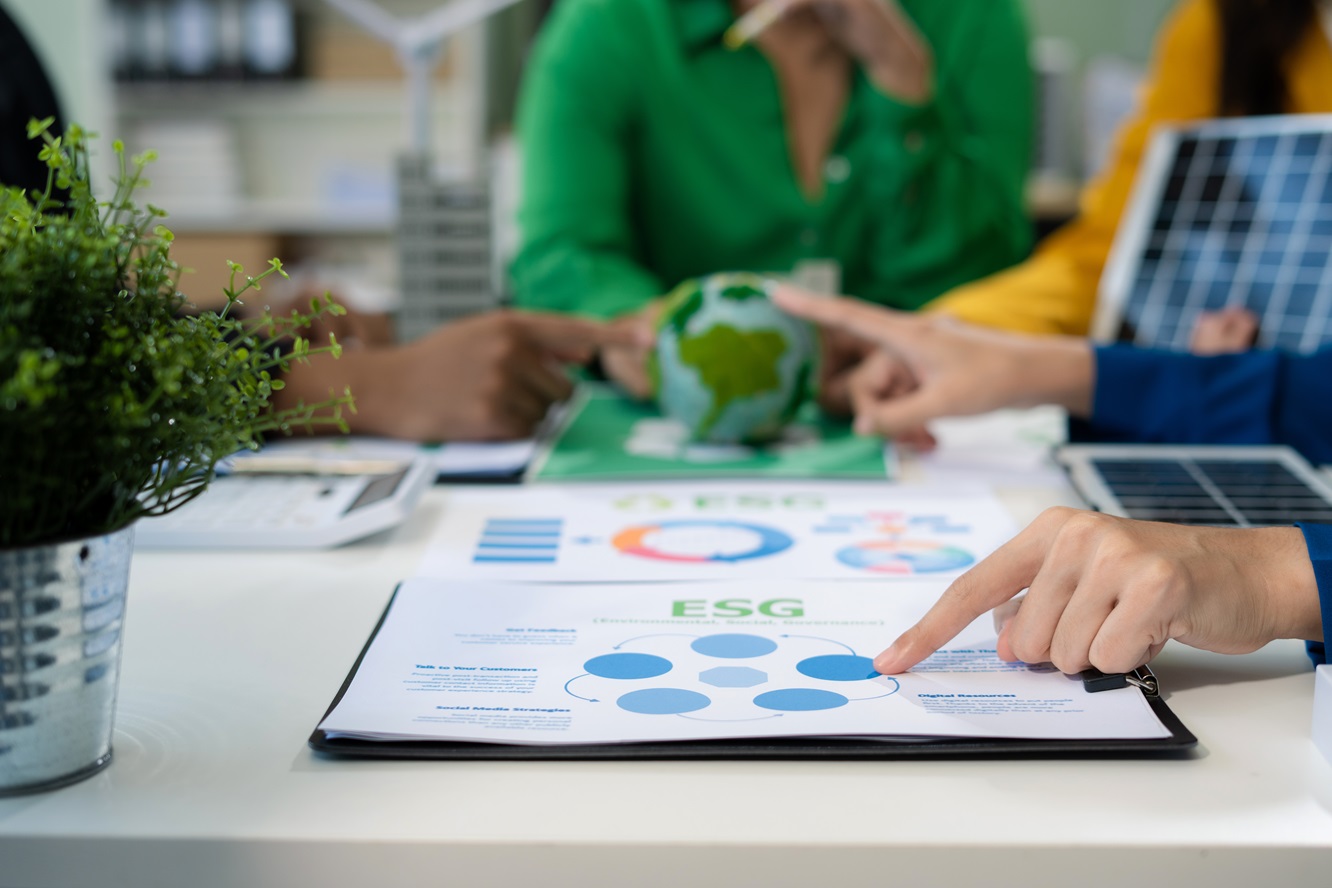 concept symbolizing the sustainable growth of esg investment